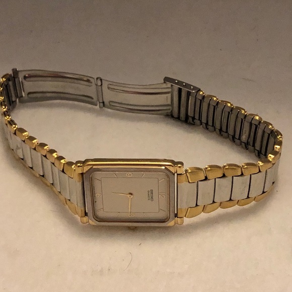 Vintage Seiko Gold and Silver Tone Watch 9020-5560 - Picture 3 of 3